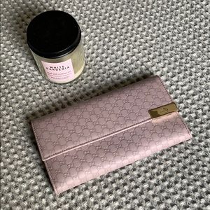 NWOT Gucci Purple Embossed Leather Snap Wallet